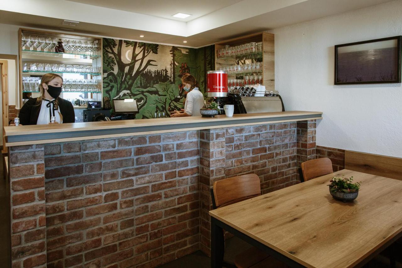 Dom Na Slivnici Bed & Breakfast Cerknica Ngoại thất bức ảnh
