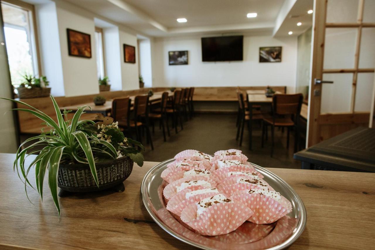 Dom Na Slivnici Bed & Breakfast Cerknica Ngoại thất bức ảnh